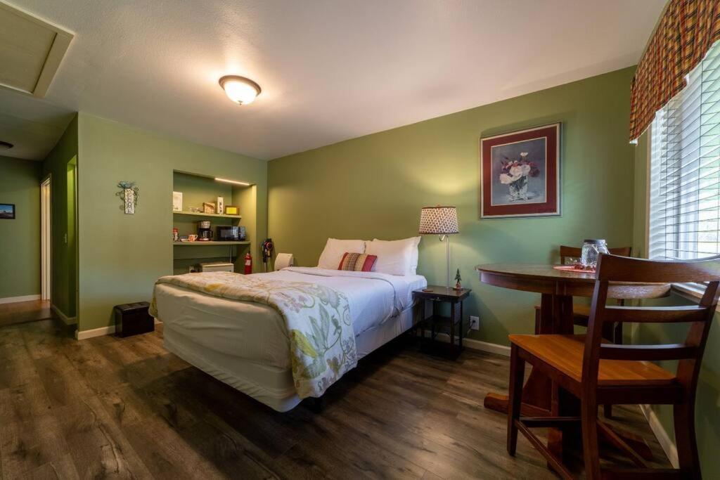 Elk Meadow Cabins 15B Lady Bird - Single Room Orick Exterior photo